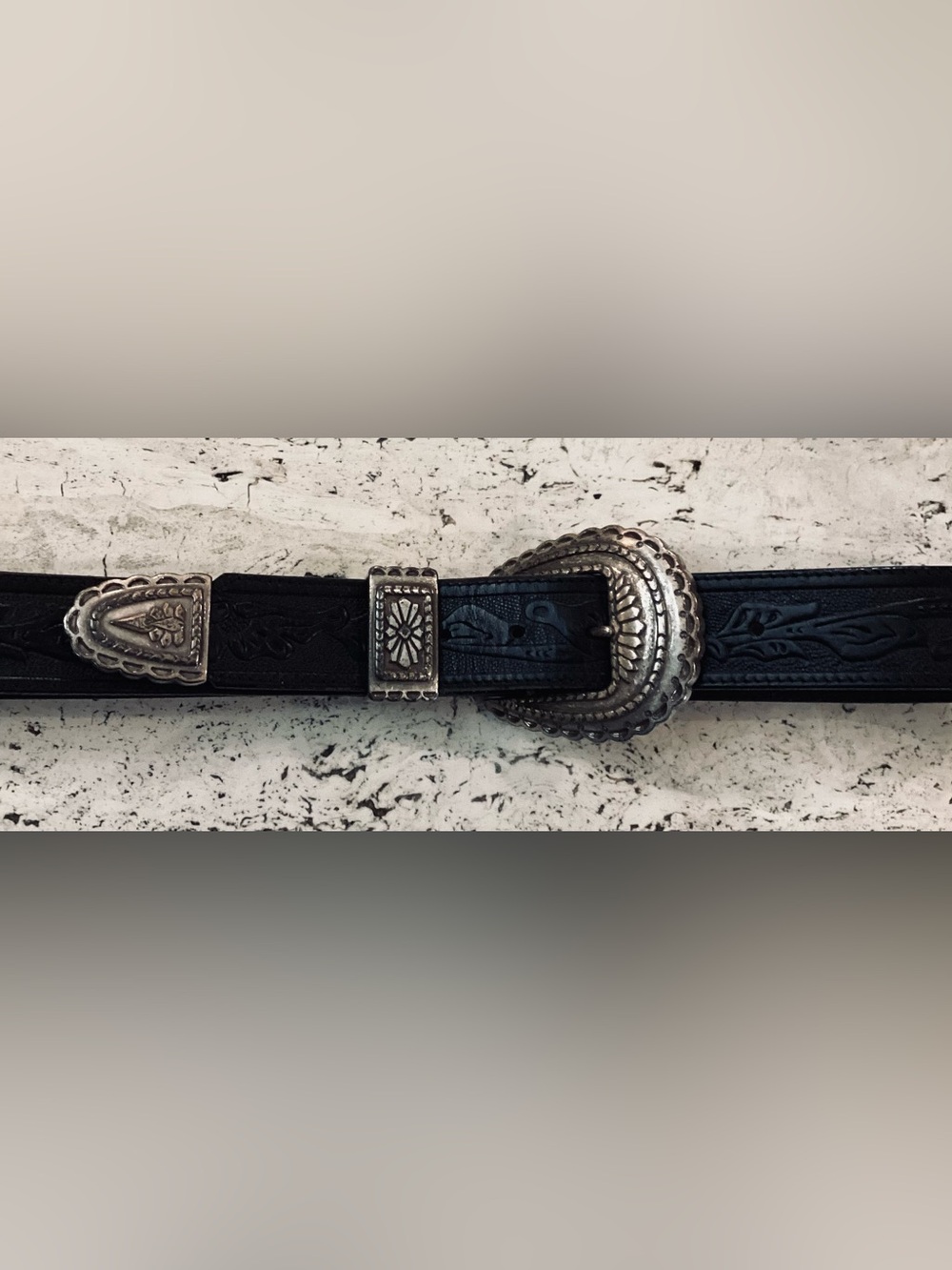 New Vintage Western 3 pc. Buckle Set 1.5 “ width Genuine Tooled Leather. Size 34